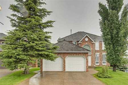 28 Christie Estate Manor SW Calgary, AB T3H 2S3