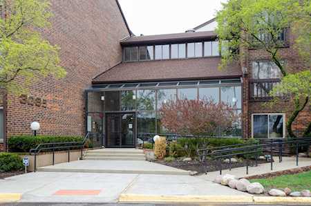 3085 Pheasant Creek Dr #305 Northbrook, IL 60062