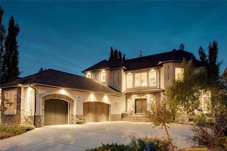 16 Heritage Lake Shores Heritage Pointe, AB T1S 4J6
