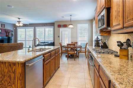 1332 Burnett Drive Lantana, TX 76226