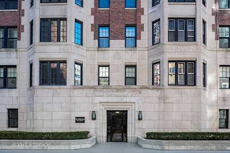 421 W Melrose St #12C Chicago, IL 60657