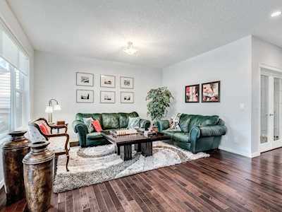 70 Auburn Glen Common SE Calgary, AB T3M 0N2
