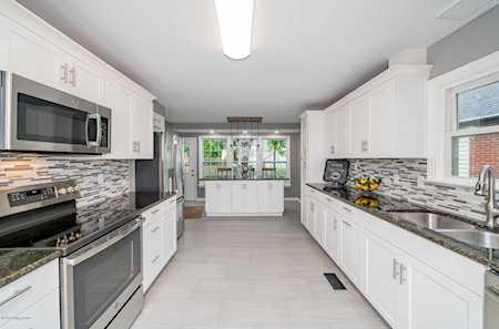 207 S Hubbards Ln Louisville, KY 40207