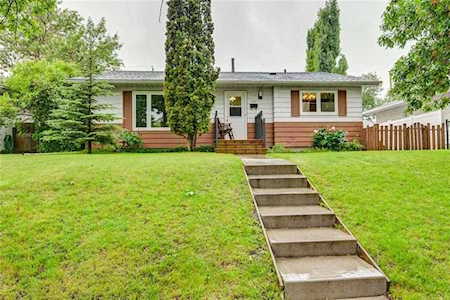 2029 Cottonwood Crescent SE Calgary, AB T2B 1R2