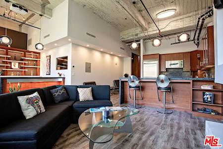 1130 S Flower Street #302 Los Angeles, CA 90015