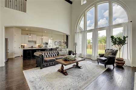 658 Naples Ln Austin, TX 78737