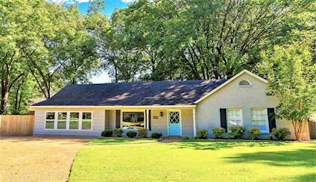 647 Oak Wild Cv Collierville, TN 38017