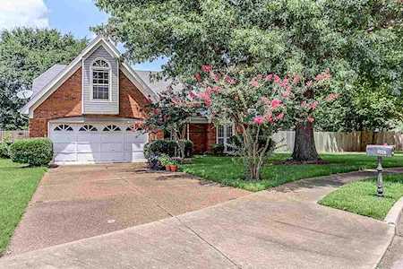 6518 Country Knoll Ct Bartlett, TN 38135