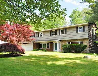 7 Barry Drive Framingham, MA 01702