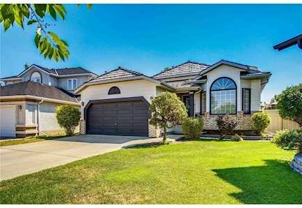 412 Diamond Bay SE Calgary, AB T2J 7B5