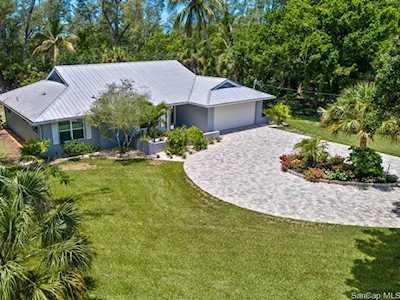 1717 Sand Pebble Way Sanibel, FL 33957