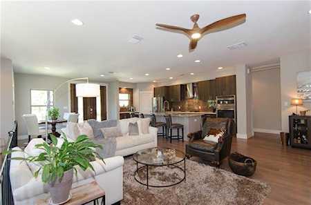 600 Whispering Hollow Cir Point Venture, TX 78645