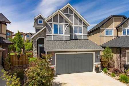 71 Aspen Hills Manor SW Calgary, AB T3H 0G6