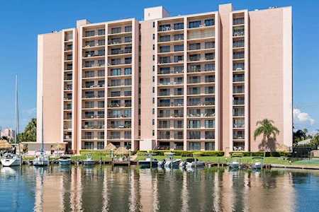 51 Island Way #902 Clearwater Beach, FL 33767