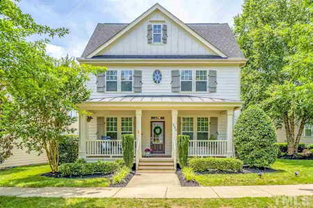 224 Thorndale Drive Holly Springs, NC 27540