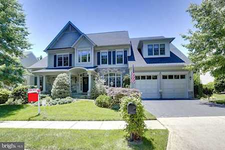 4773 Charter Ct Woodbridge, VA 22192