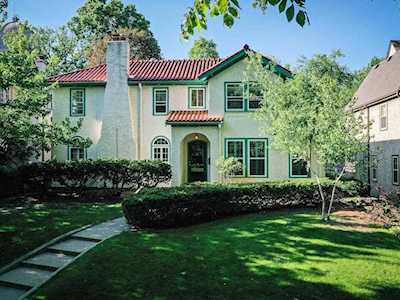 326 Elmwood Place W Minneapolis, MN 55419