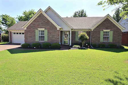 1442 Howling Dr Collierville, TN 38017