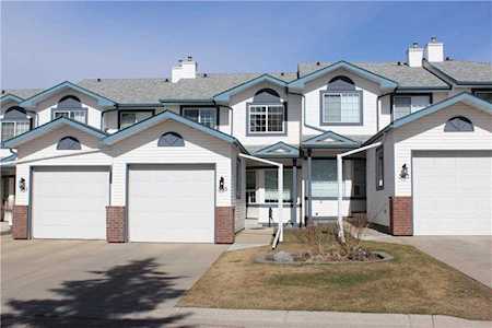305 Citadel Terrace NW Calgary, AB T3G 3X3