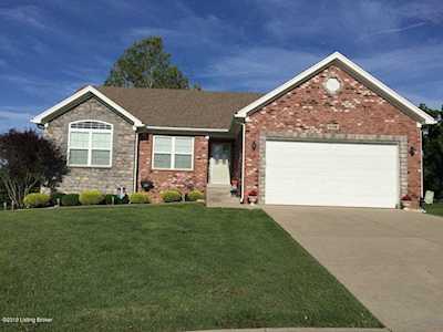 9702 Pebble Ct Louisville, KY 40229