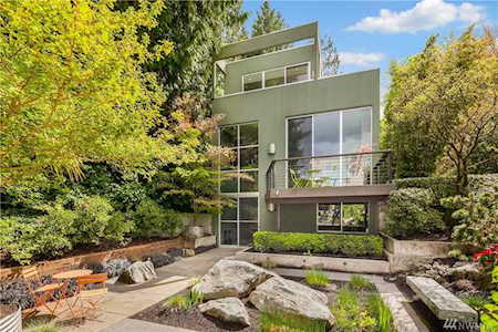 9204 SE 33 Place Mercer Island, WA 98040
