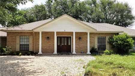 1 Cimarron Trail Lucas, TX 75002