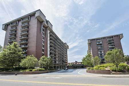 60 Longwood Ave #803 Brookline, MA 02446
