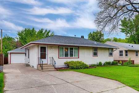 2789 Longview Drive North Saint Paul, MN 55109
