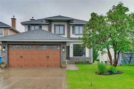 86 Schooner Close NW Calgary, AB T3L 1Z3