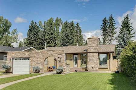 2804 Oakmoor Drive SW Calgary, AB T2V 3Z2