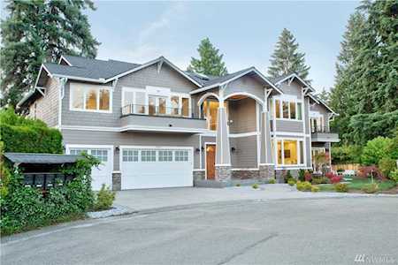 10454 NE 16th Place Bellevue, WA 98004
