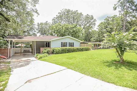 911 Chestwood Avenue Tallahassee, FL 32303