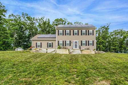 34 Glenside Dr Blackstone, MA 01504