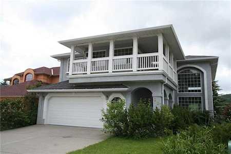 23 Valley Ridge Green NW Calgary, AB T3B 5L4