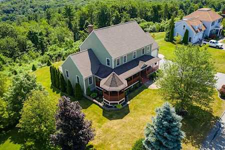 66 Pheasant Run Cir Leominster, MA 01453