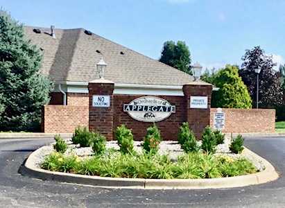 8530 Applegate Village Dr Louisville, KY 40219
