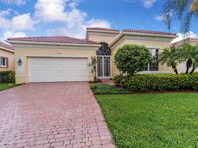 7208 Demedici Circle Delray Beach, FL 33446