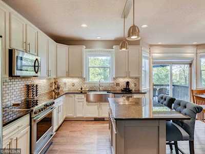 3135 Torrey Drive Woodbury, MN 55125