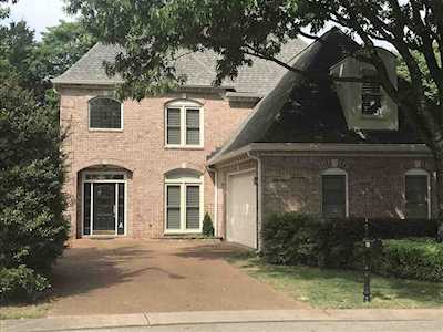 523 Warwick Willow Ln Collierville, TN 38017