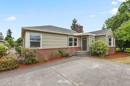309 NW 1st Ave Kelso, WA 98626