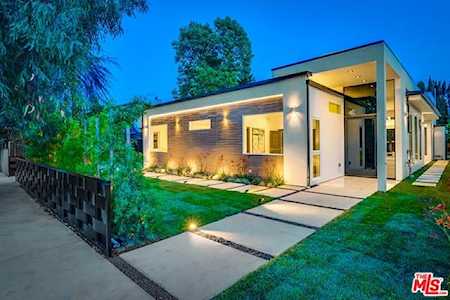 11658 Morrison Street Valley Village, CA 91601