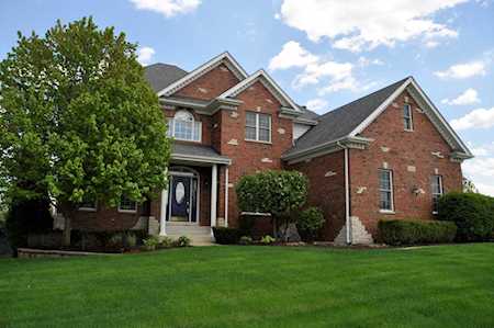 308 White Pines Ln Oswego, IL 60543