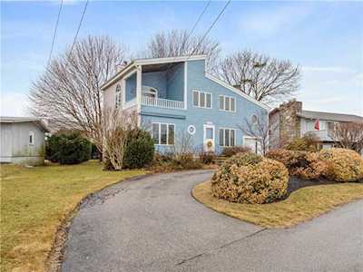 207 Colonel John Gardner RD Narragansett, RI 02882