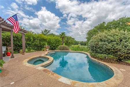 8813 Thompson Drive Lantana, TX 76226