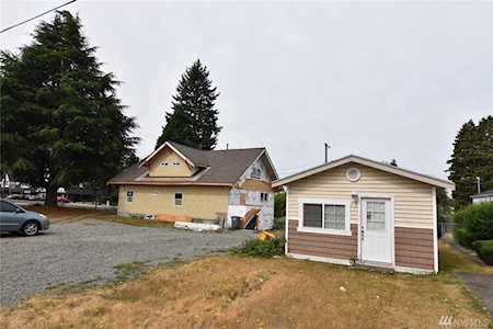 7905 27th St W University Place, WA 98466