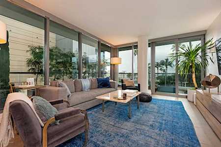 1755 Ocean Avenue #415 Santa Monica, CA 90401