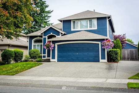 8911 180th St E Puyallup, WA 98375