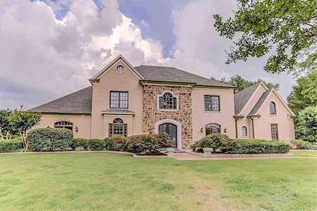 2446 S Logwood Briar Cv Collierville, TN 38017