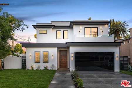 15202 Hartsook Street Sherman Oaks, CA 91403