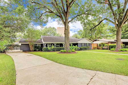 5219 Piping Rock Ln Houston, TX 77056